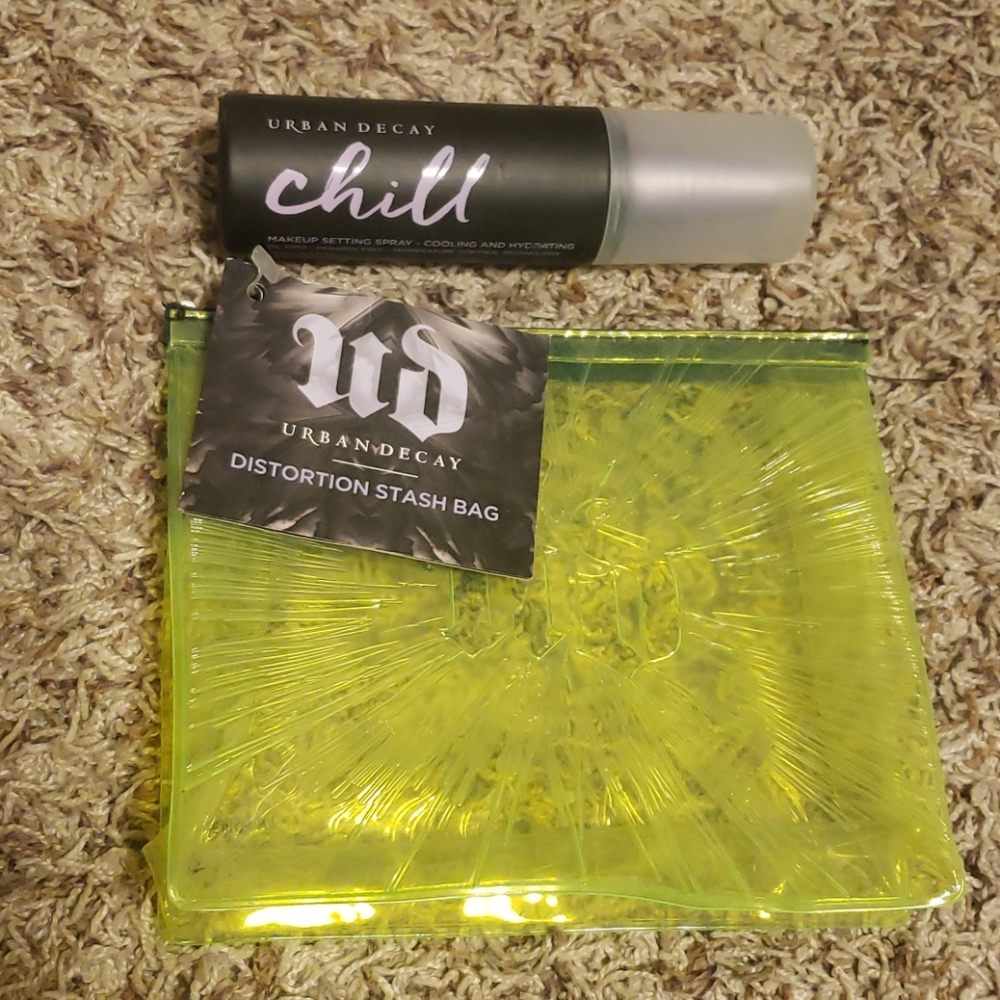 Uban decay setting spray and distortion bag